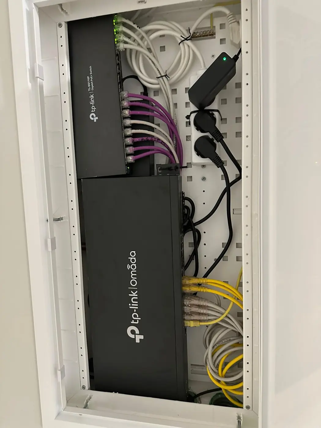 Home — Ferreira do Zêzere · Network cabinet